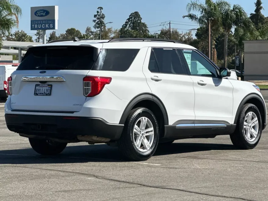 2022 Ford Explorer XLT photo 1