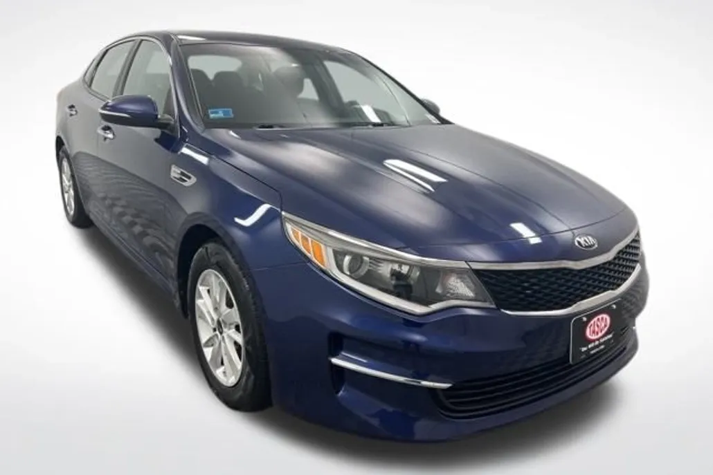 2018 Kia Optima LX photo 1