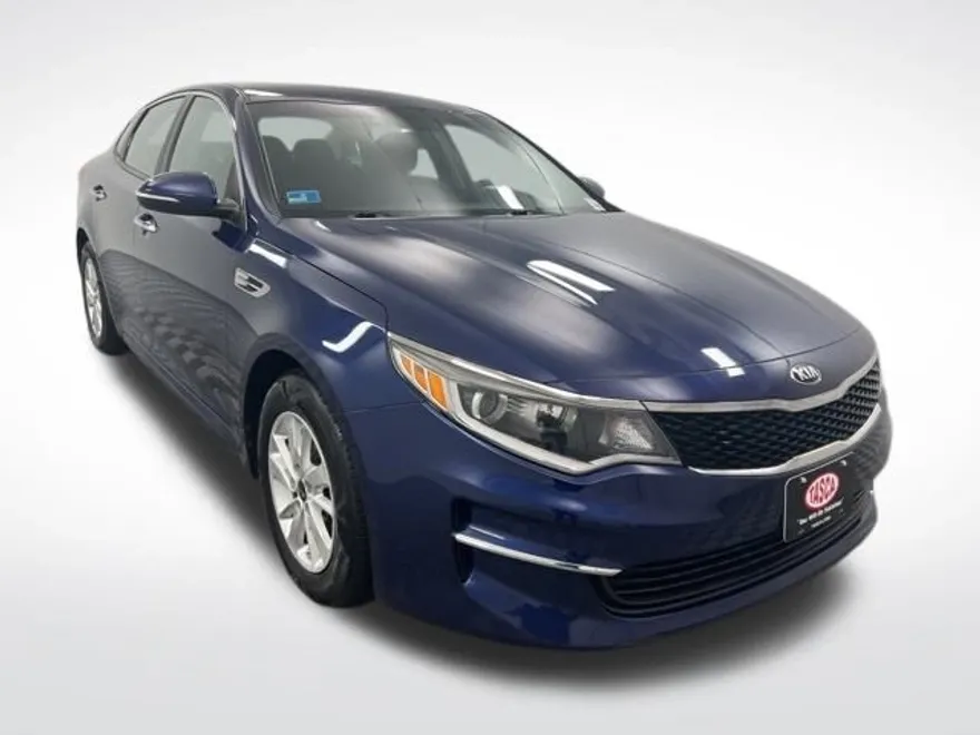 2018 Kia Optima LX photo 1