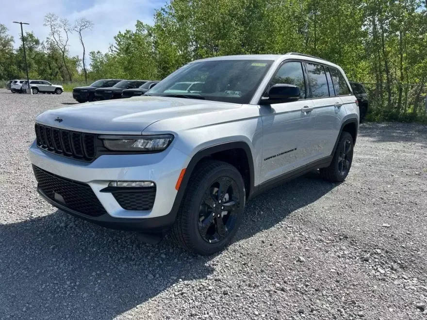 2025 Jeep Grand Cherokee Limited photo 1