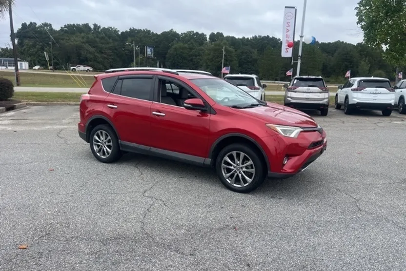 2016 Toyota RAV4 Limited photo 1