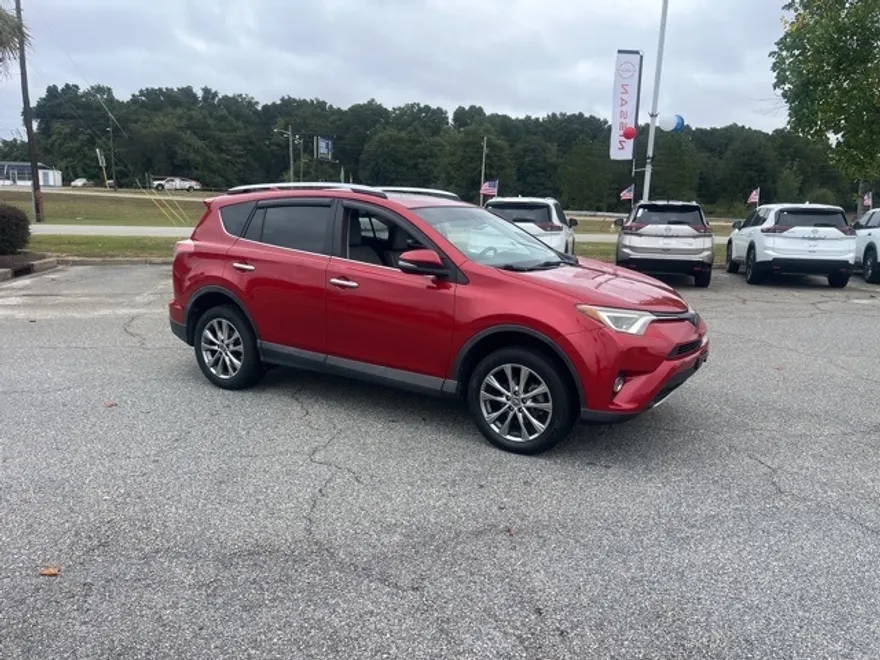 2016 Toyota RAV4 Limited photo 1