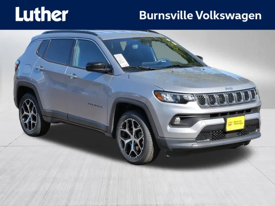 2024 Jeep Compass Latitude photo 1