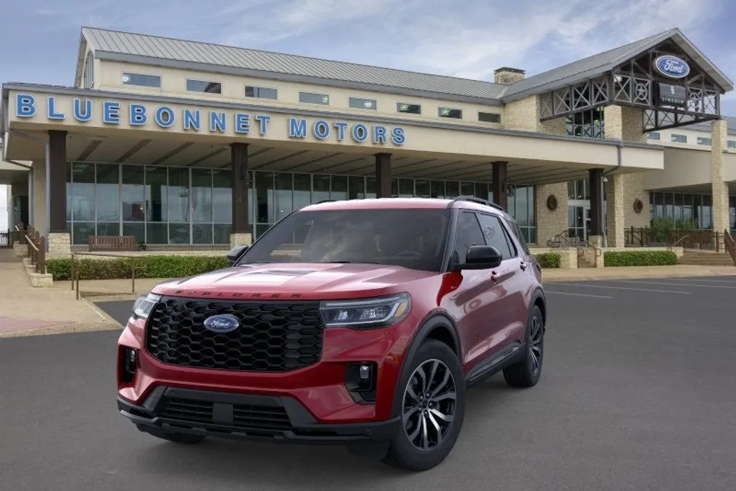 2025 Ford Explorer ST-Line photo 1