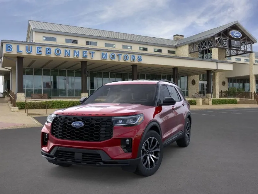 2025 Ford Explorer ST-Line photo 1