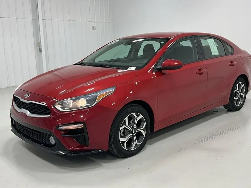 2021 Kia Forte LXS photo 1