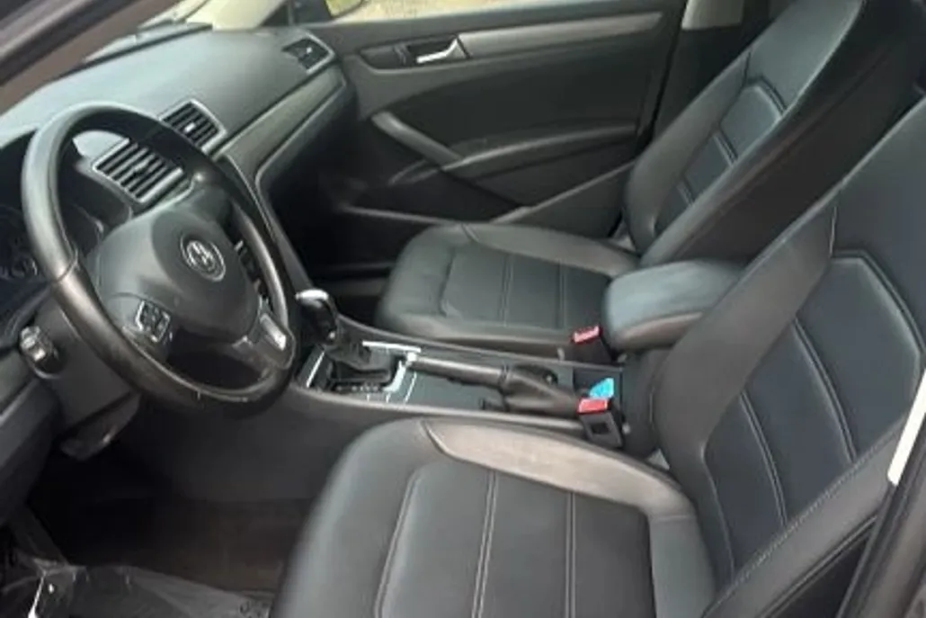 2015 Volkswagen Passat Limited photo 1