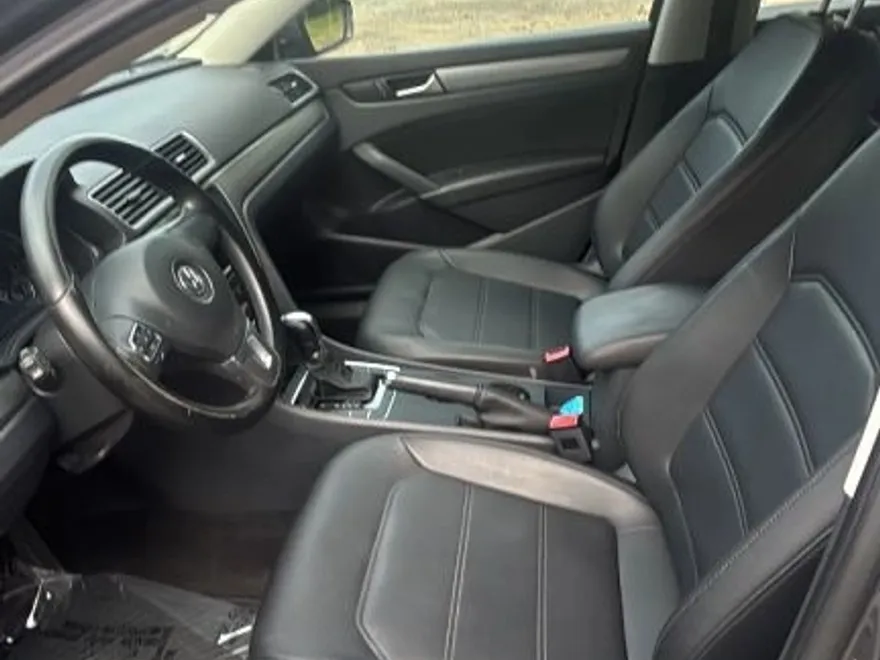 2015 Volkswagen Passat Limited photo 1