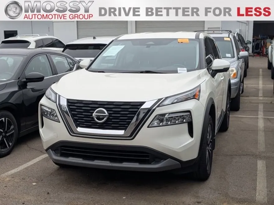 2021 Nissan Rogue SV photo 1