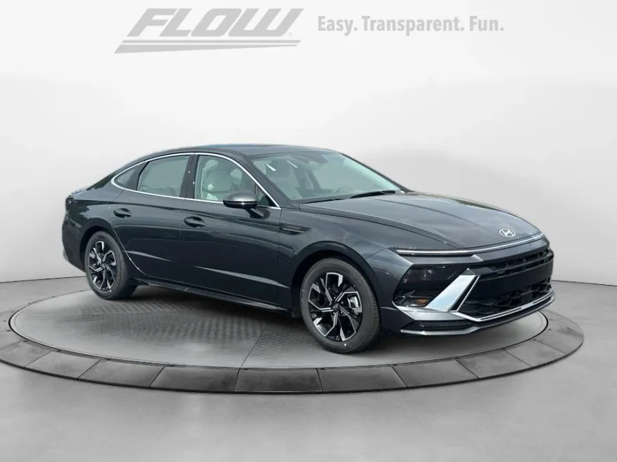 2025 Hyundai Sonata SEL photo 1