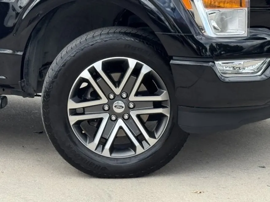 2021 Ford F-150 XL photo 1