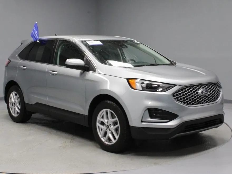 2024 Ford Edge SEL photo 1