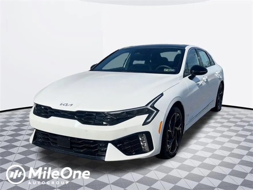 2025 Kia K5 GT-Line photo 1