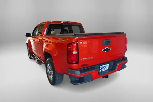2016 Chevrolet Colorado Z71 photo 2