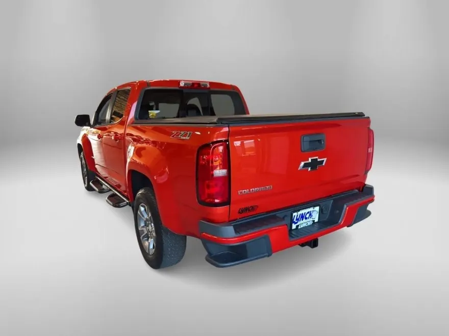 2016 Chevrolet Colorado Z71 photo 2