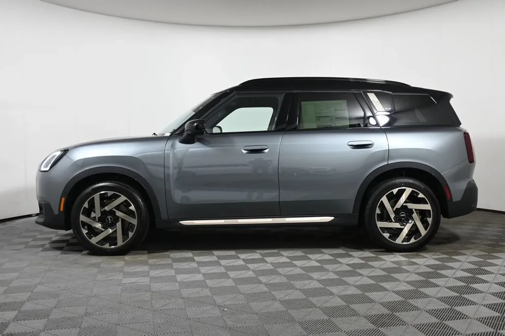 2025 Mini Countryman S ALL4 photo 1