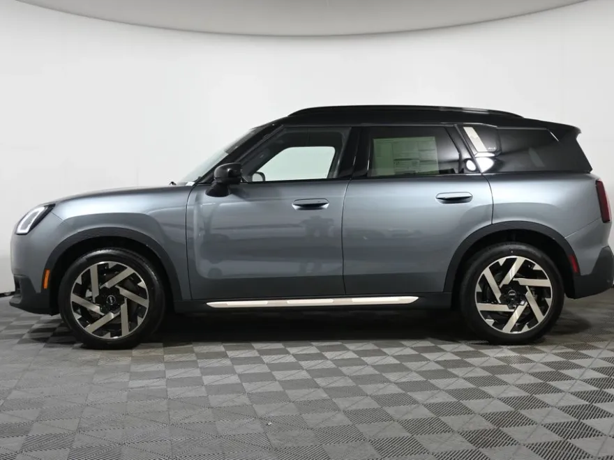 2025 Mini Countryman S ALL4 photo 1