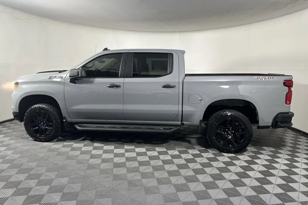 2024 Chevrolet Silverado 1500 Custom Trail Boss photo 1