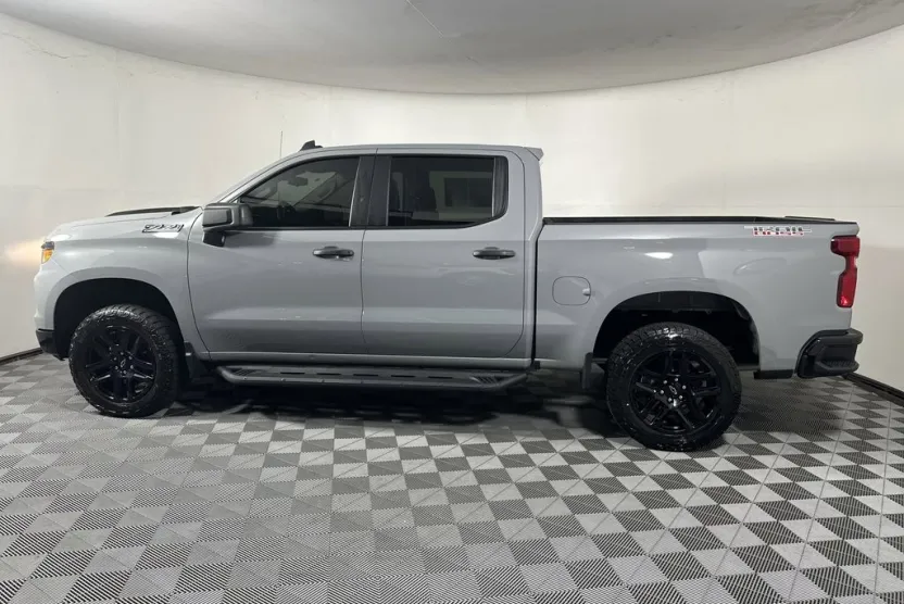 2024 Chevrolet Silverado 1500 Custom Trail Boss photo 1