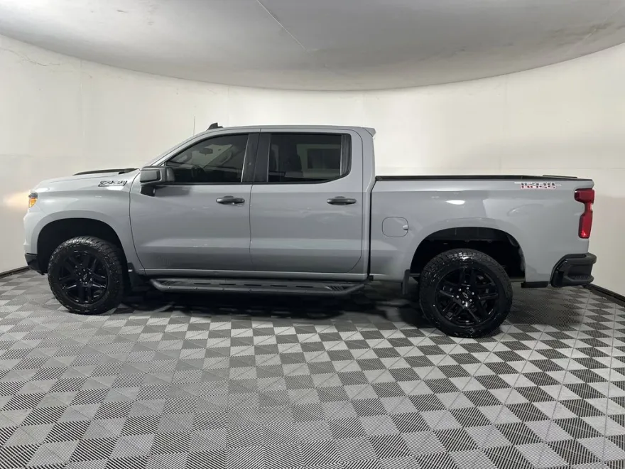 2024 Chevrolet Silverado 1500 Custom Trail Boss photo 1