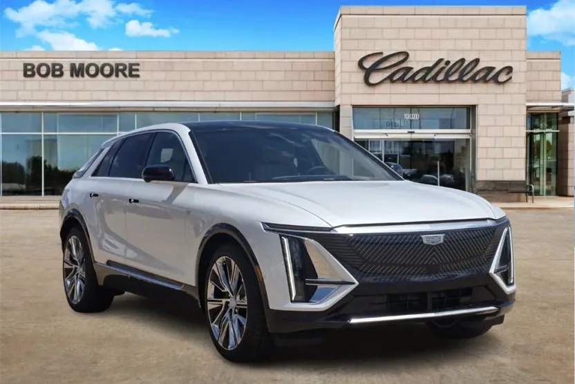 2025 Cadillac Lyriq Luxury photo 1