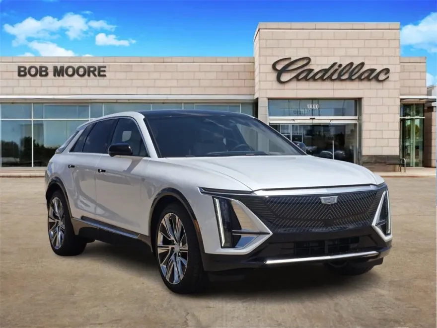 2025 Cadillac Lyriq Luxury photo 1