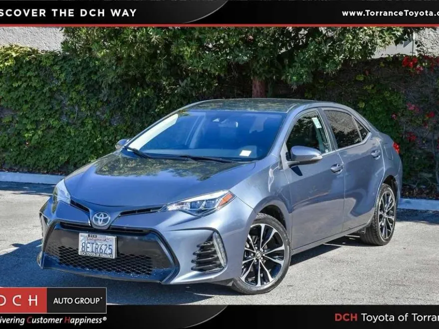 2018 Toyota Corolla SE photo 1