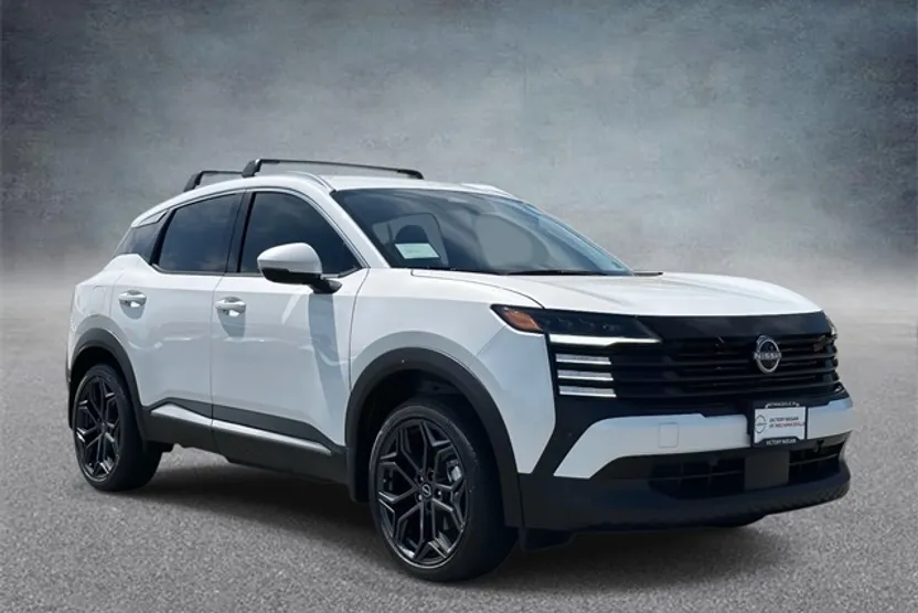2025 Nissan Kicks SR photo 1