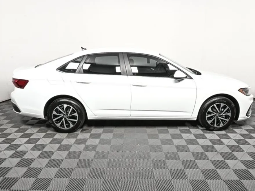 2025 Volkswagen Jetta 1.5T S photo 1