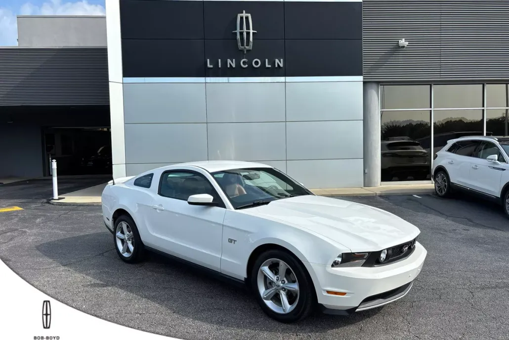 2010 Ford Mustang GT photo 1