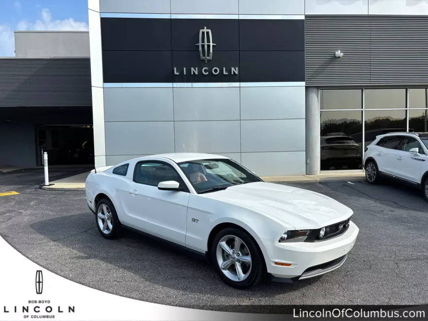 2010 Ford Mustang GT photo 1