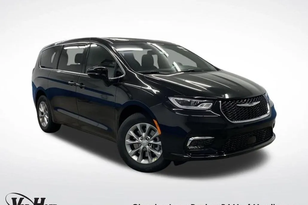 2025 Chrysler Pacifica photo 1