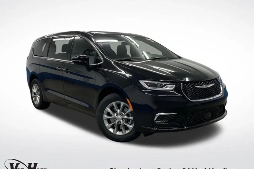 2025 Chrysler Pacifica photo 1