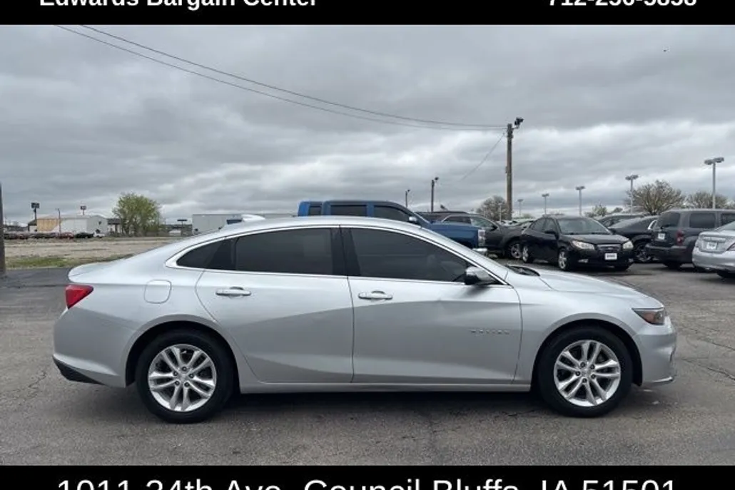 2018 Chevrolet Malibu 1LT photo 1