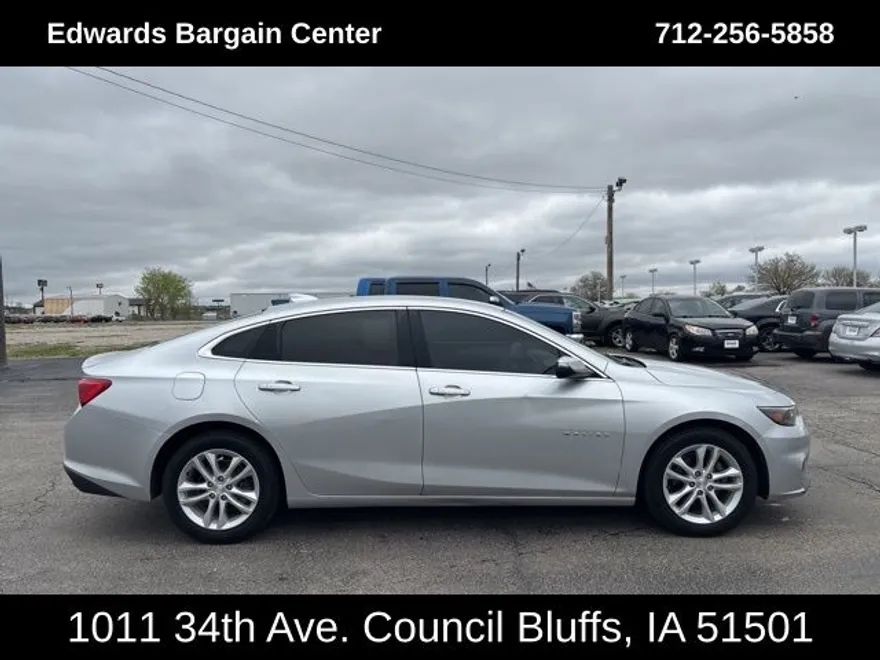 2018 Chevrolet Malibu 1LT photo 1