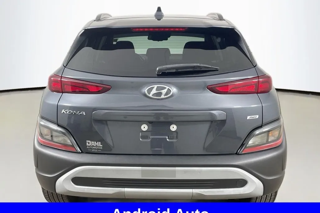 2022 Hyundai Kona SEL photo 1