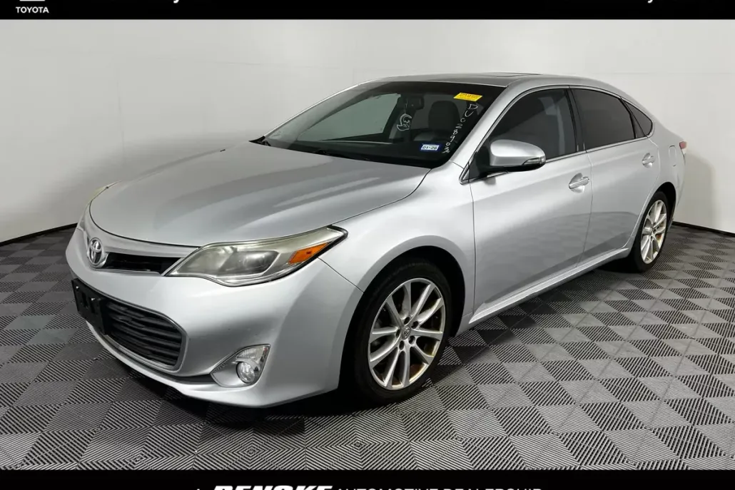 2013 Toyota Avalon XLE Touring photo 1