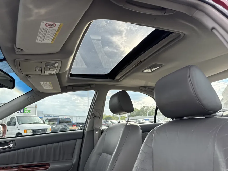 2002 Toyota Camry XLE photo 1