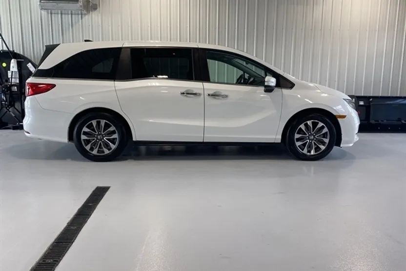 2021 Honda Odyssey EX-L photo 1
