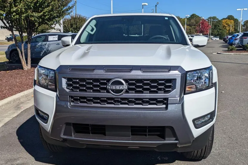 2025 Nissan Frontier SV photo 1