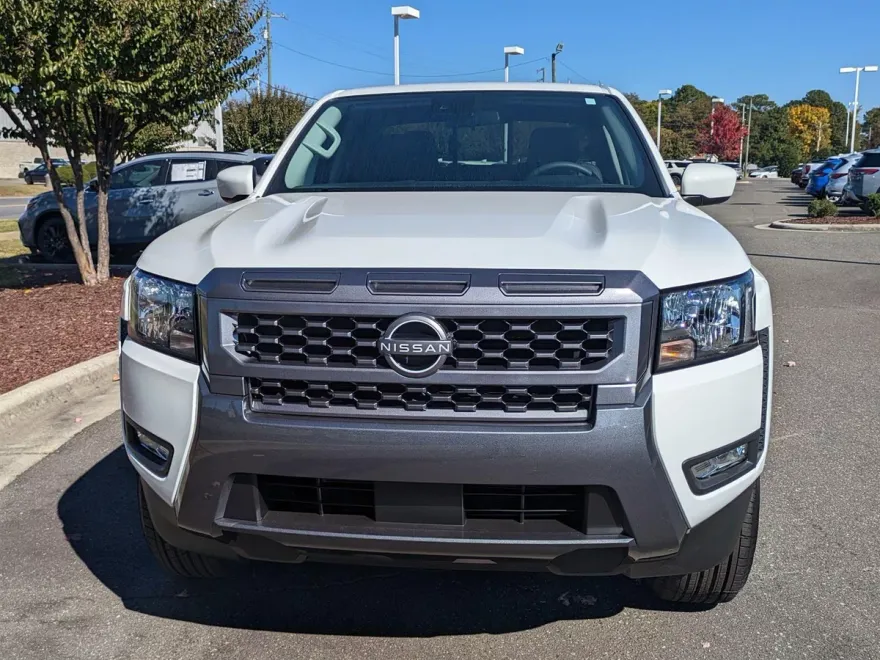 2025 Nissan Frontier SV photo 1
