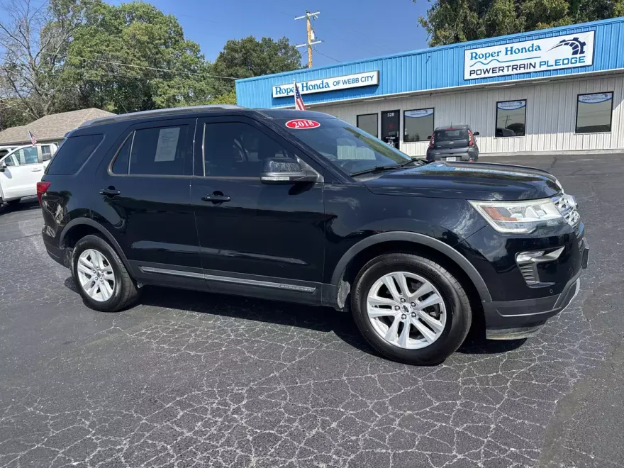 2018 Ford Explorer XLT photo 1