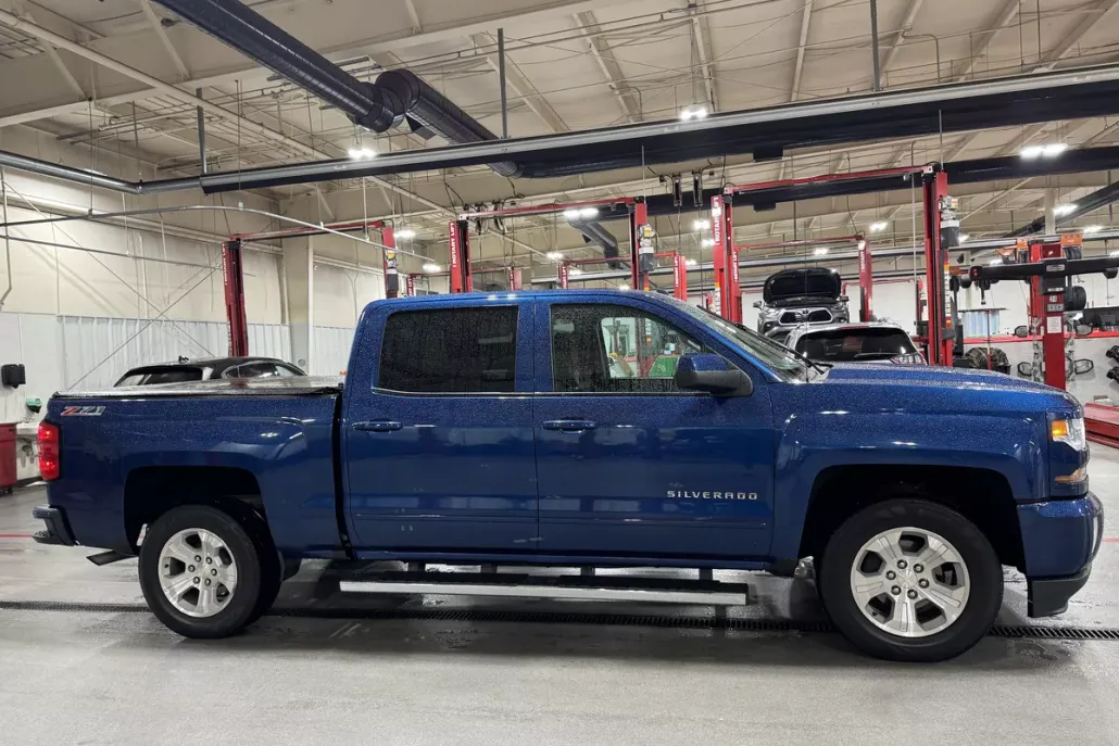 2017 Chevrolet Silverado 1500 LT photo 1