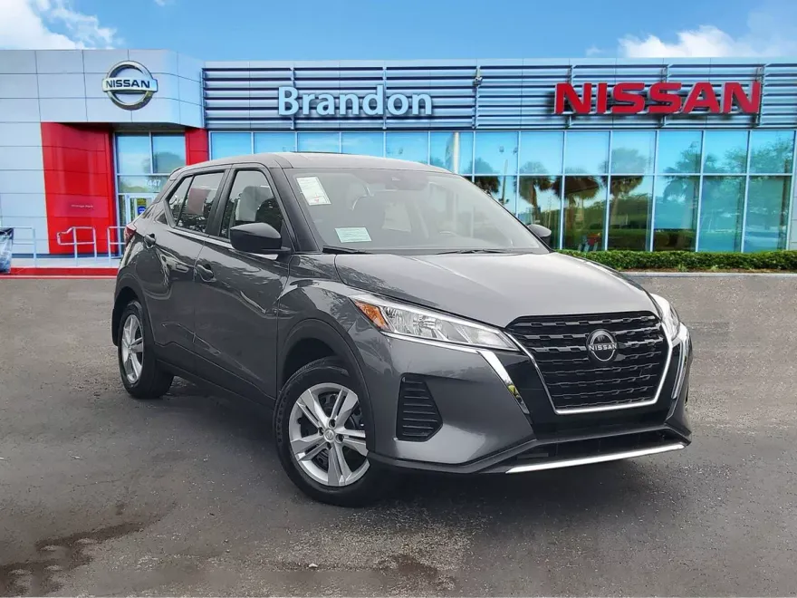 2025 Nissan Kicks Play S photo 1