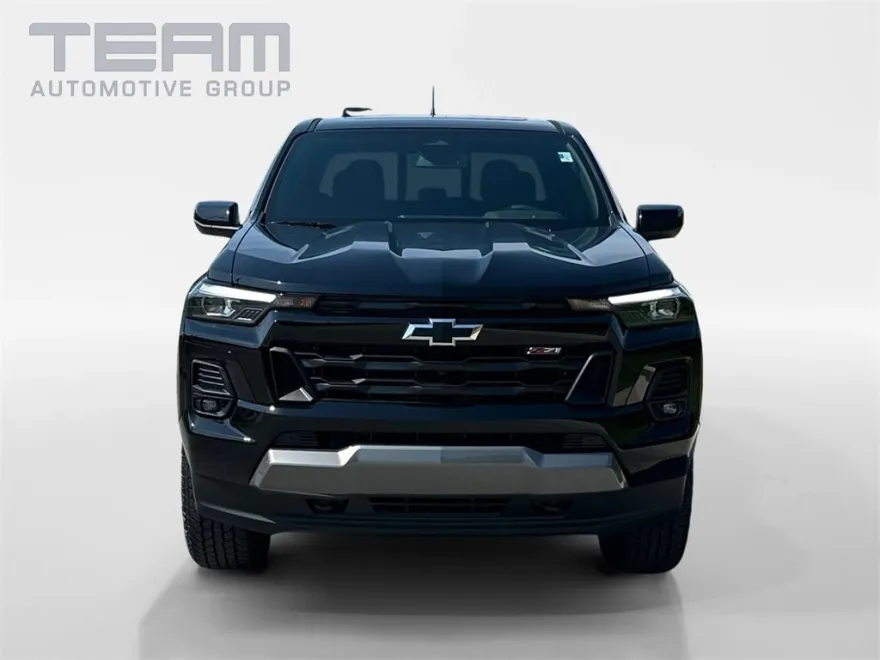2025 Chevrolet Colorado Z71 photo 1