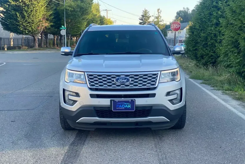 2016 Ford Explorer Platinum Sport photo 1