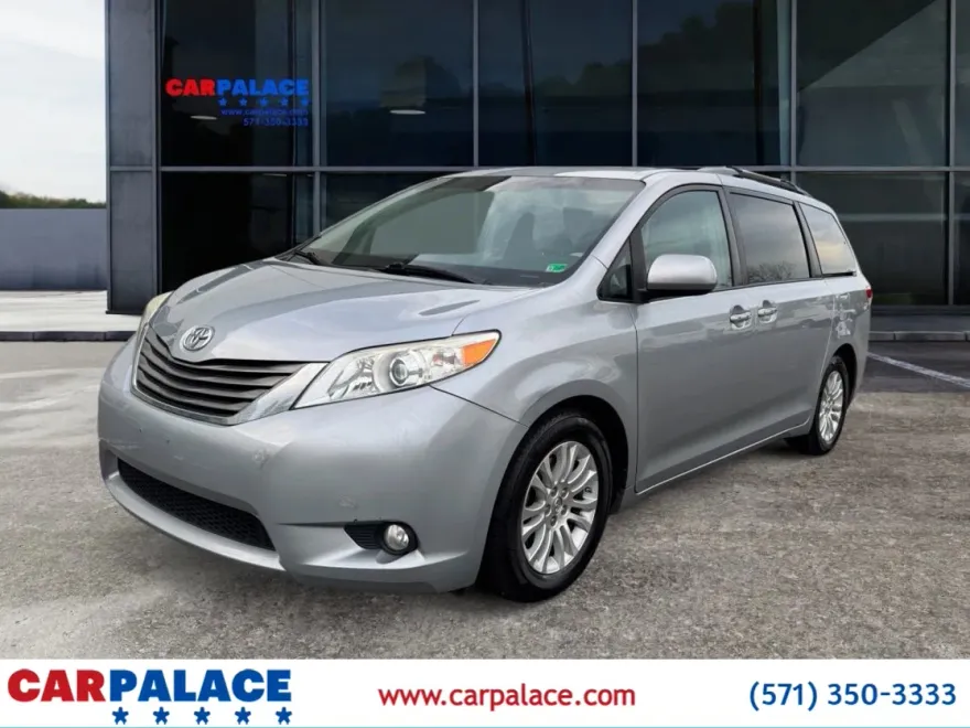 2014 Toyota Sienna XLE photo 1