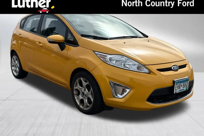 2011 Ford Fiesta SES photo 1