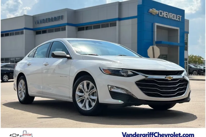 2024 Chevrolet Malibu 1LT photo 1