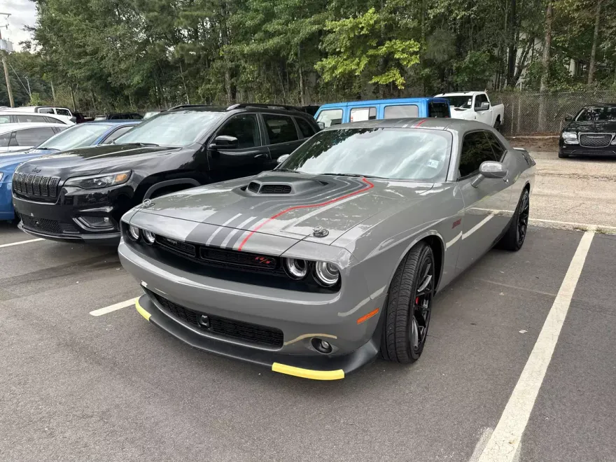2023 Dodge Challenger R/T Scat Pack photo 1